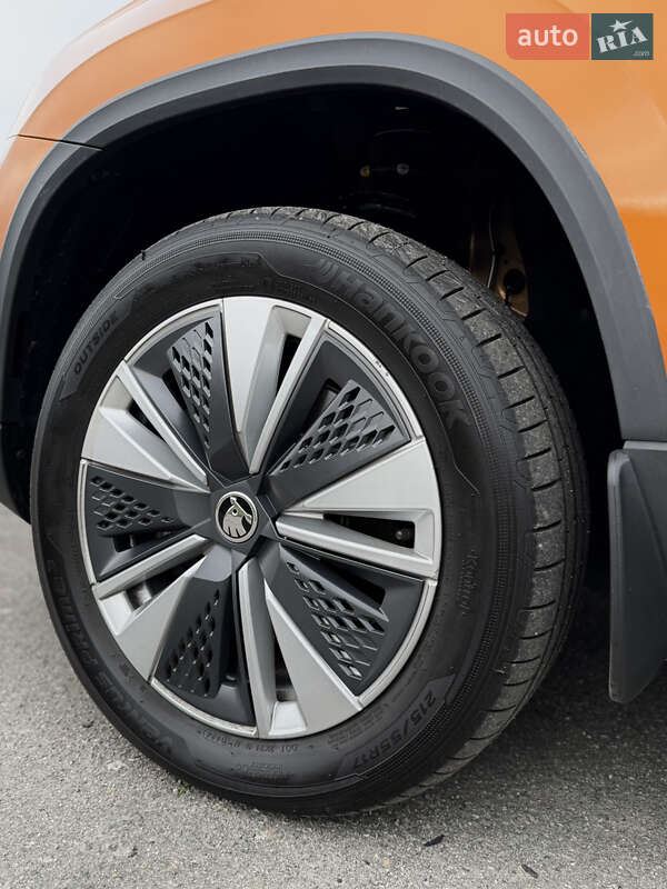 Внедорожник / Кроссовер Skoda Karoq 2024 в Днепре