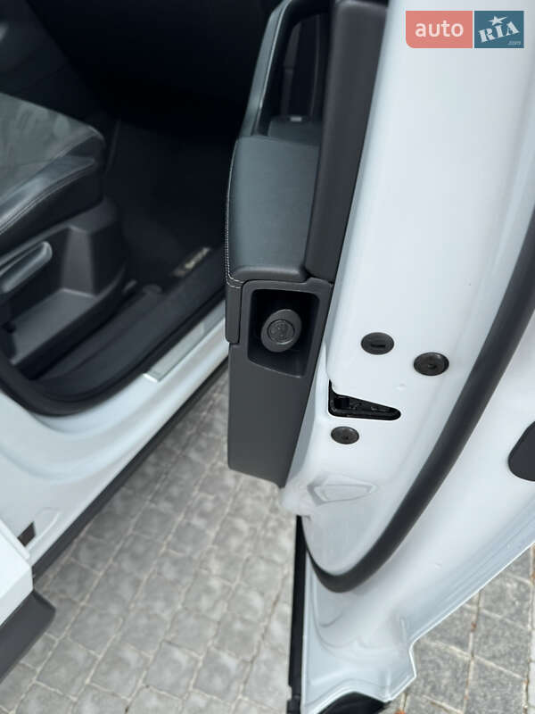 Внедорожник / Кроссовер Skoda Kodiaq 2021 в Киеве