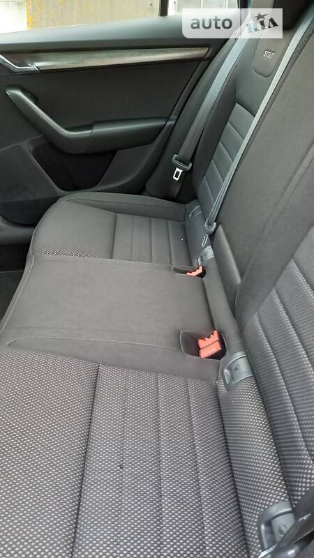 Универсал Skoda Octavia Scout 2016 в Каменец-Подольском