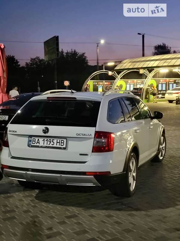 Универсал Skoda Octavia Scout 2017 в Новомиргороде