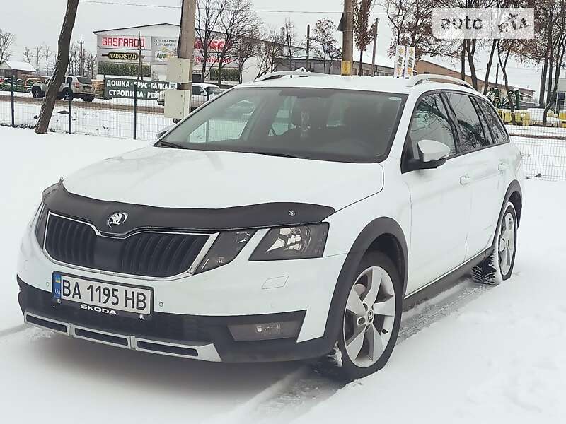 Универсал Skoda Octavia Scout 2017 в Новомиргороде