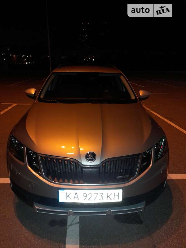 Универсал Skoda Octavia Scout 2017 в Киеве