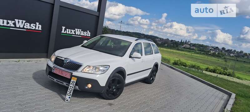 Универсал Skoda Octavia Scout 2012 в Шумске