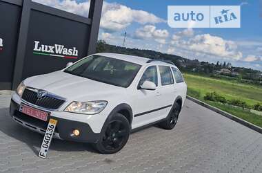 Универсал Skoda Octavia Scout 2012 в Шумске