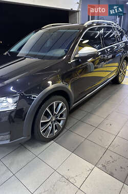 Универсал Skoda Octavia Scout 2020 в 