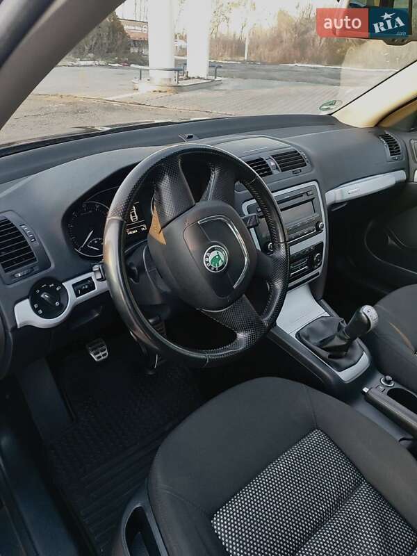 Универсал Skoda Octavia Scout 2010 в Ровно