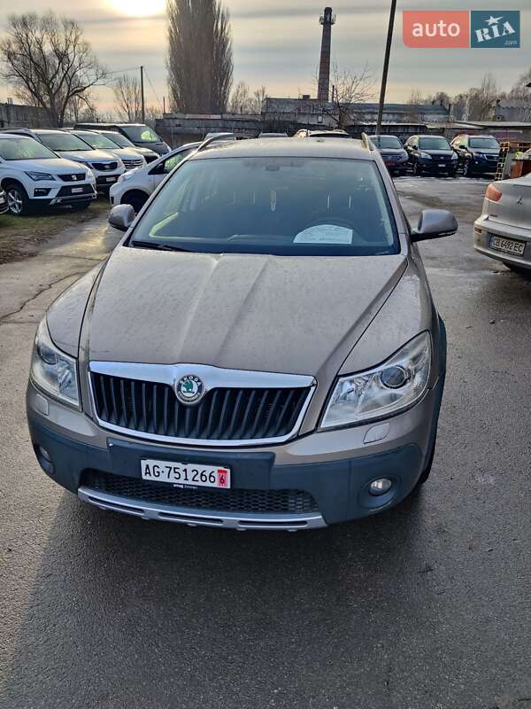 Универсал Skoda Octavia Scout 2011 в Чернигове