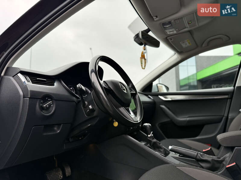 Універсал Skoda Octavia Scout 2019 в Луцьку