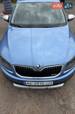 Универсал Skoda Octavia Scout 2015 в 