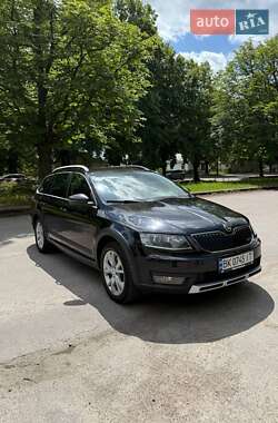 Универсал Skoda Octavia Scout 2015 в Ровно