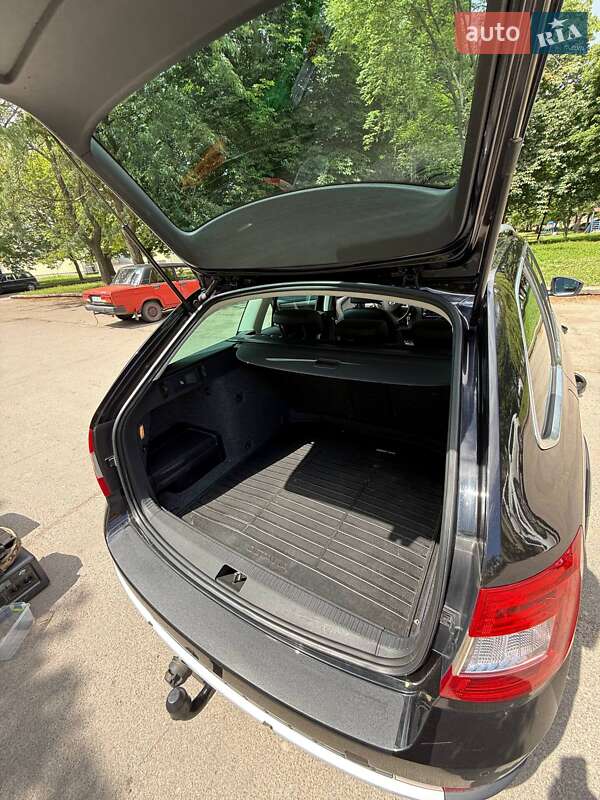 Універсал Skoda Octavia Scout 2015 в Рівному