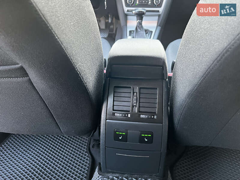 Универсал Skoda Octavia Scout 2011 в Хусте