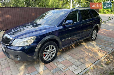 Универсал Skoda Octavia Scout 2010 в Городке
