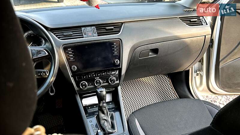 Универсал Skoda Octavia Scout 2017 в Сарнах фото 3 Универсал Skoda Octavia Scout 2017 в Сарнах