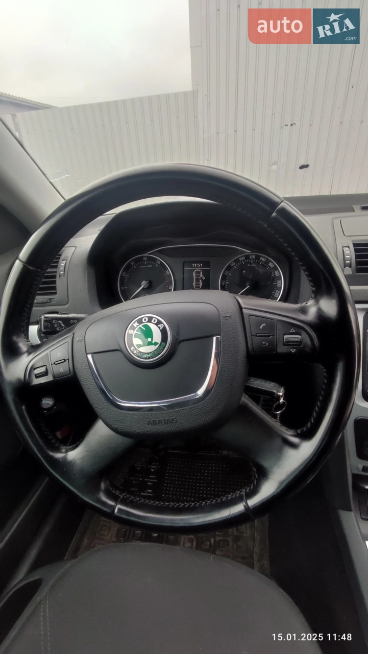2010 Skoda Octavia - мініатюра 11