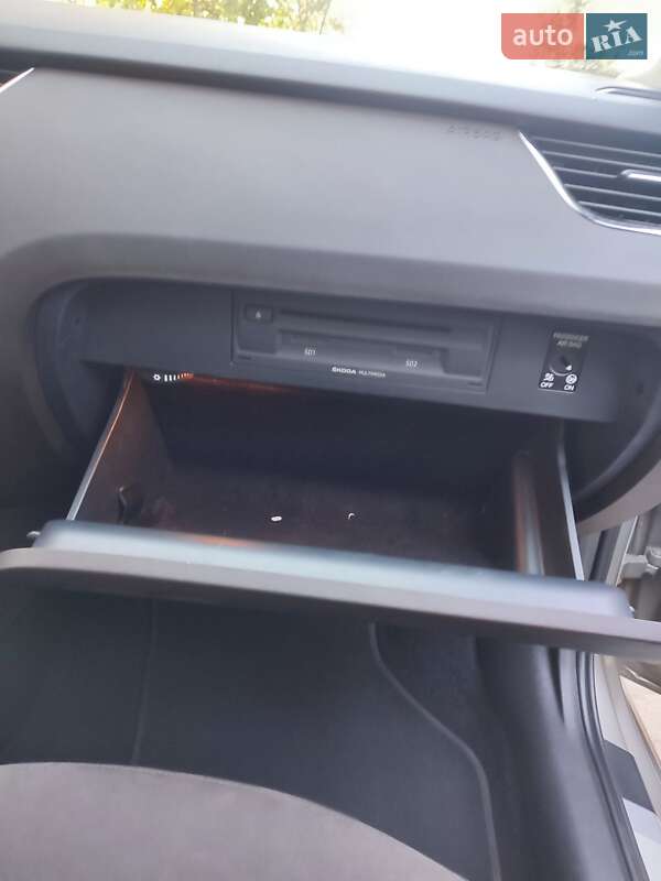 Універсал Skoda Octavia Scout 2014 в Чернівцях фото 13 Універсал Skoda Octavia Scout 2014 в Чернівцях