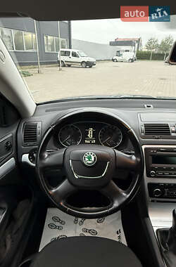 Универсал Skoda Octavia Scout 2010 в 