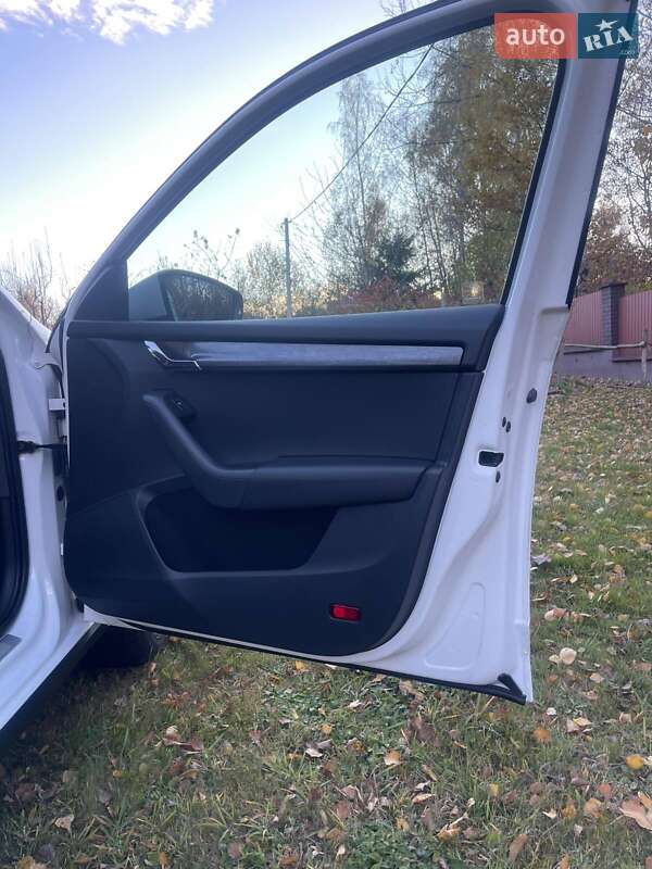 Універсал Skoda Octavia Scout 2015 в Долині