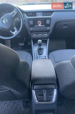 Универсал Skoda Octavia Scout 2015 в Долине