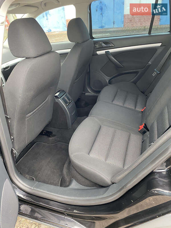 Универсал Skoda Octavia Scout 2011 в Калуше