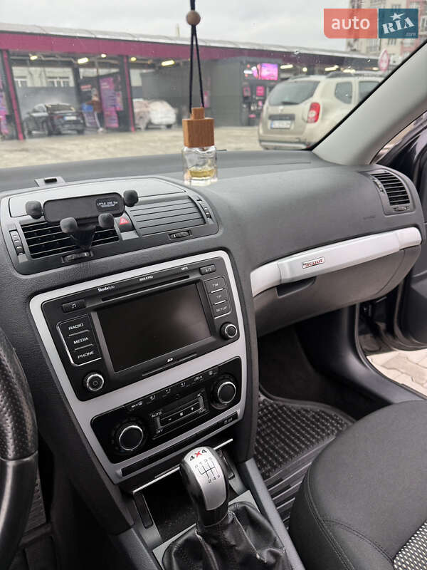 Универсал Skoda Octavia Scout 2010 в Славском