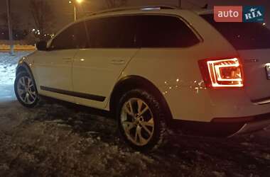 Універсал Skoda Octavia Scout 2015 в Харкові