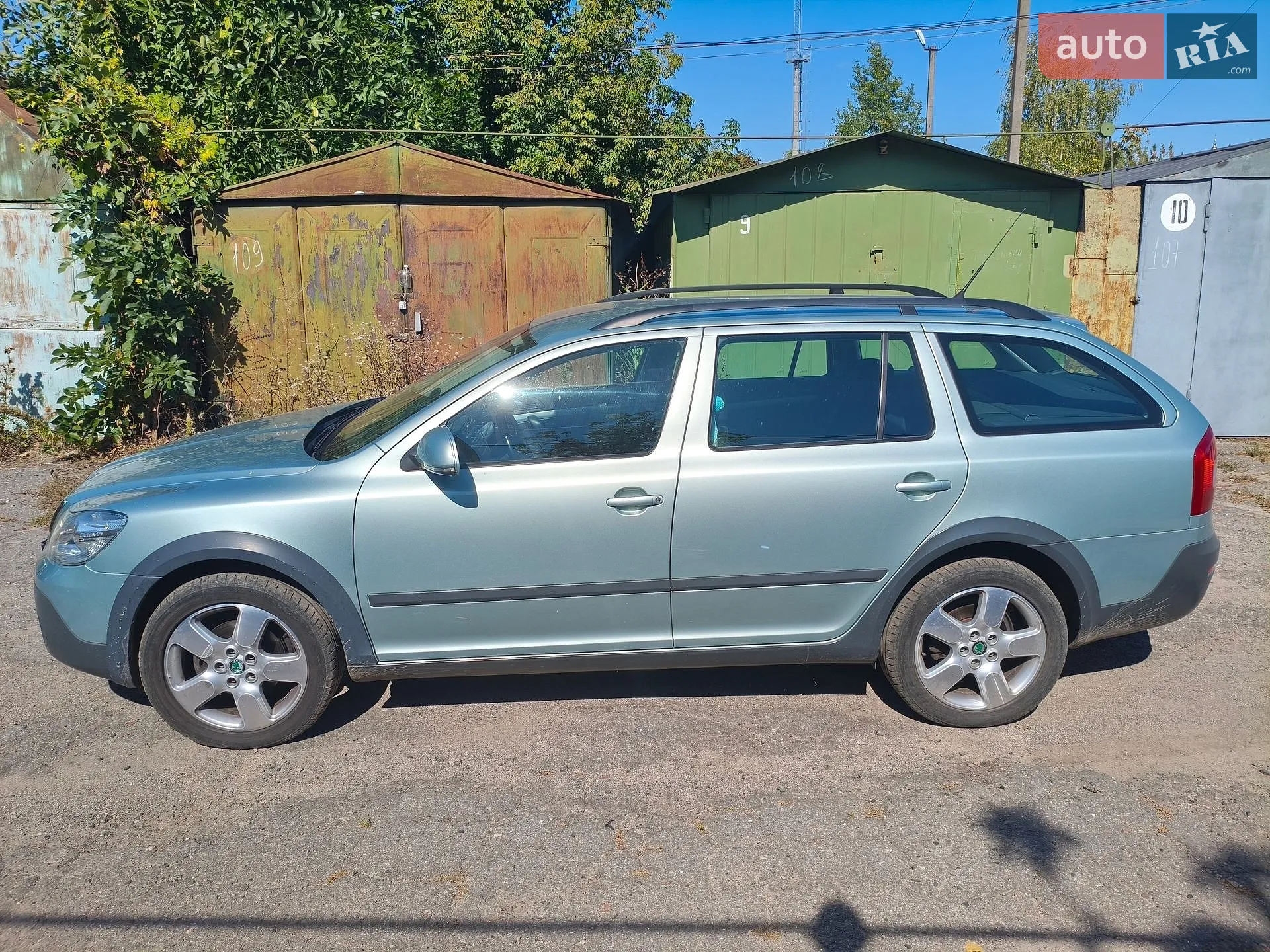 2010 Skoda Octavia - мініатюра 2