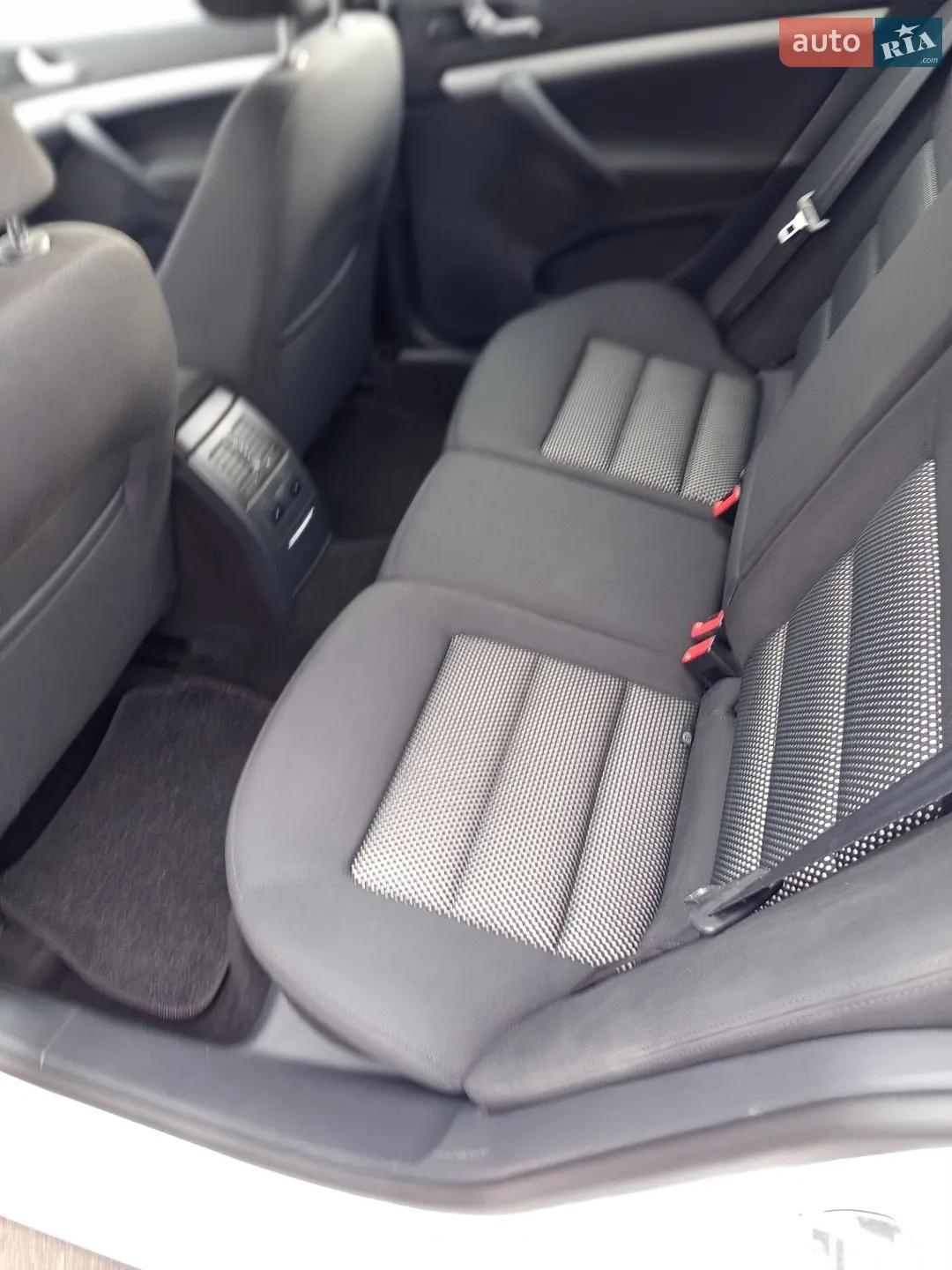2011 Skoda Octavia - мініатюра 90