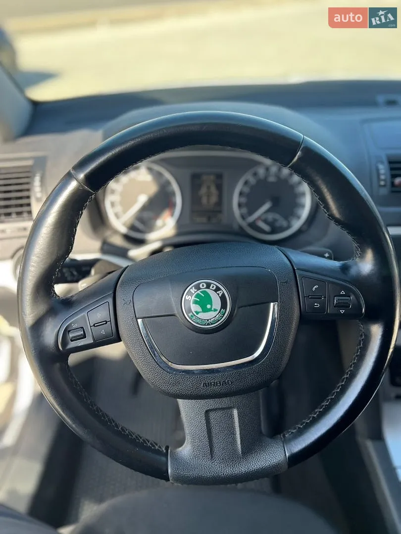 2011 Skoda Octavia - мініатюра 12
