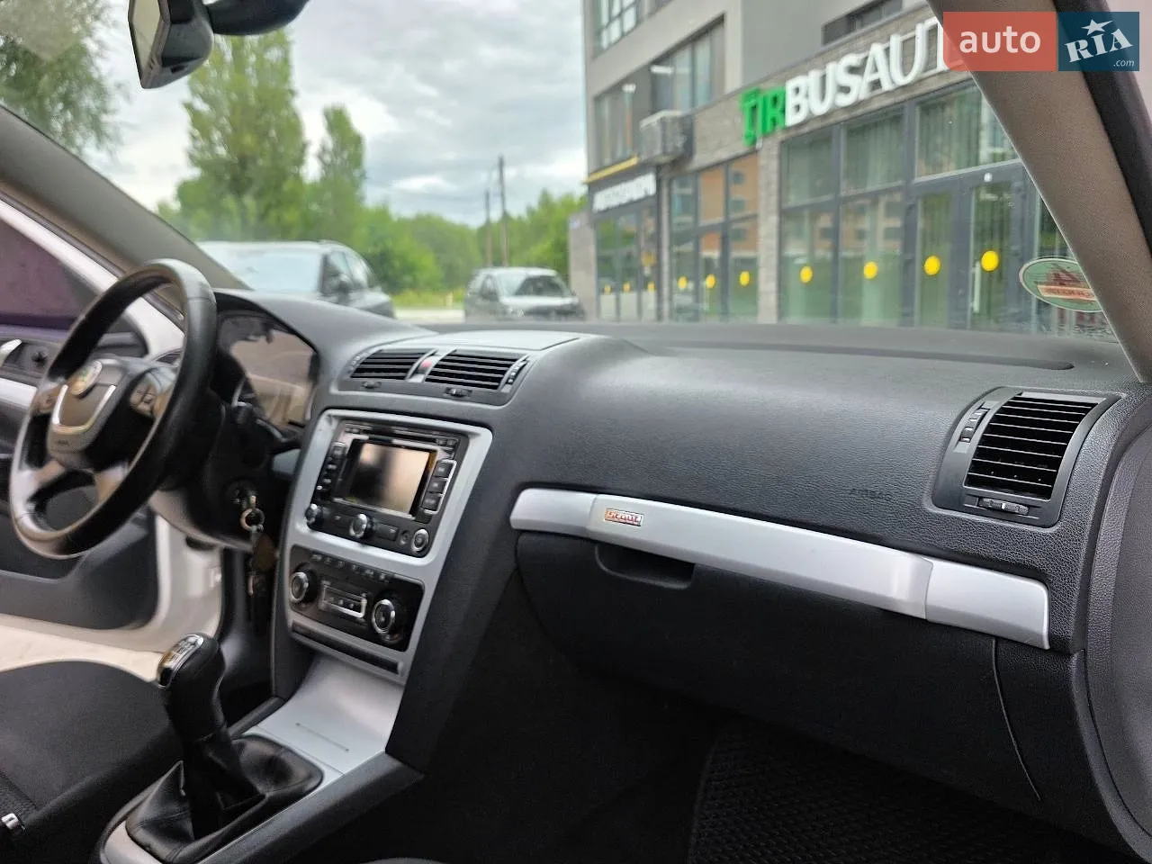 2011 Skoda Octavia - мініатюра 61