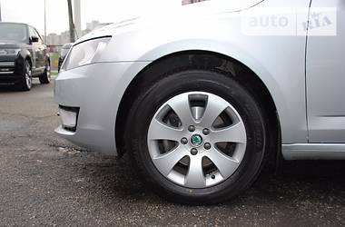 Седан Skoda Octavia 2014 в 