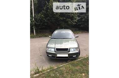 Седан Skoda Octavia 2001 в Киеве