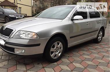 Седан Skoda Octavia 2005 в Черновцах