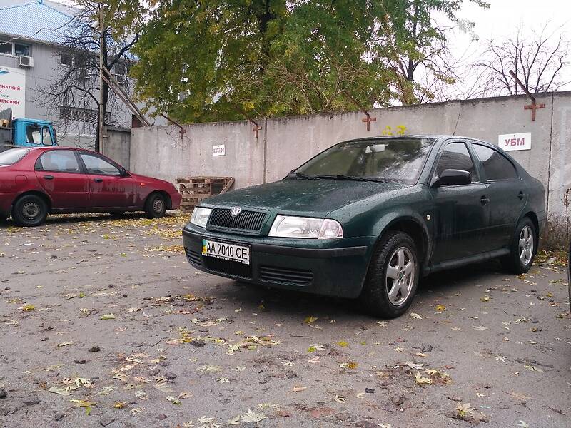 Седан Skoda Octavia 2003 в Киеве