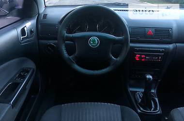 Седан Skoda Octavia 2002 в Каменском