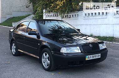 Седан Skoda Octavia 2002 в Каменском