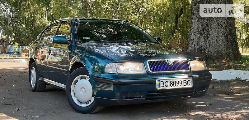 Седан Skoda Octavia 1998 в Теофиполе