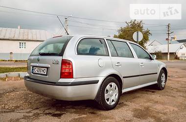 Универсал Skoda Octavia 2002 в Самборе