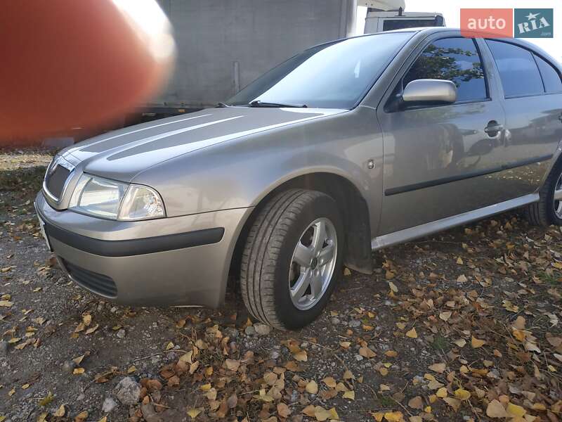 Лифтбек Skoda Octavia 2008 в 