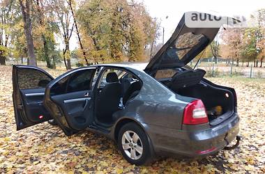 Седан Skoda Octavia 2011 в Глухове