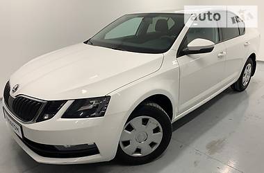 Седан Skoda Octavia 2017 в Киеве