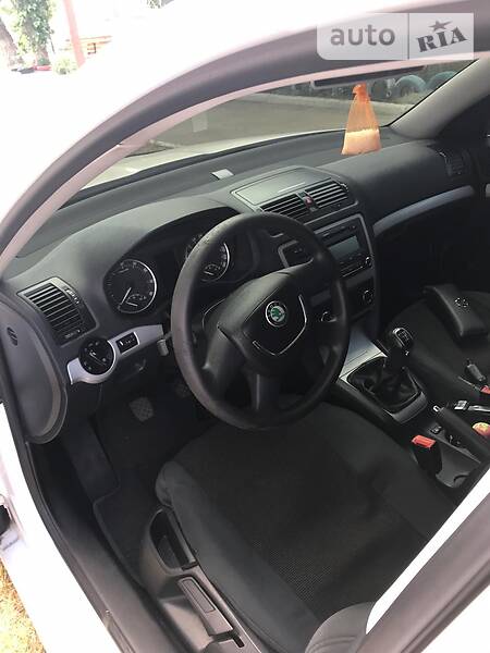 Лифтбек Skoda Octavia 2012 в Покровске