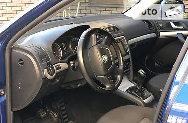 Седан Skoda Octavia 2011 в 