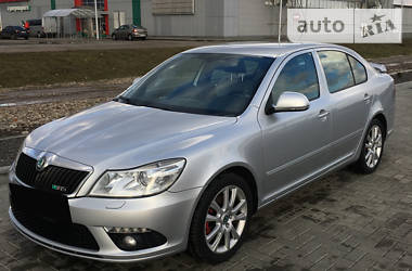 Седан Skoda Octavia 2011 в Хусте