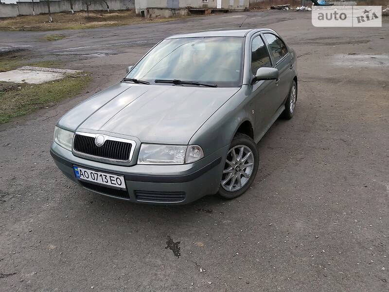 Седан Skoda Octavia 2003 в Перечине