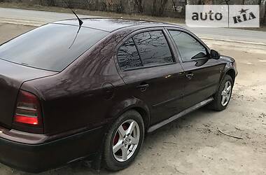 Ліфтбек Skoda Octavia 1998 в 