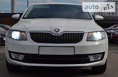 Седан Skoda Octavia 2015 в 