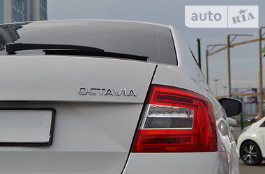 Седан Skoda Octavia 2015 в 