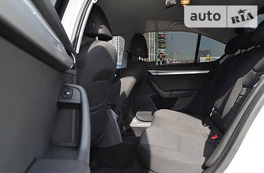 Седан Skoda Octavia 2015 в 