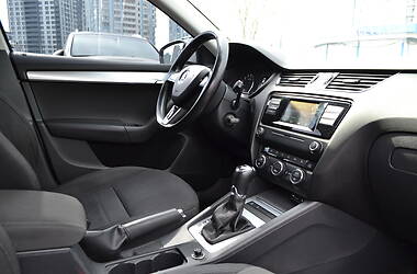 Седан Skoda Octavia 2015 в 